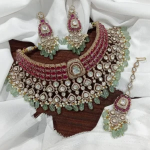 How to Choose Jewelry for Traditional Celebrations